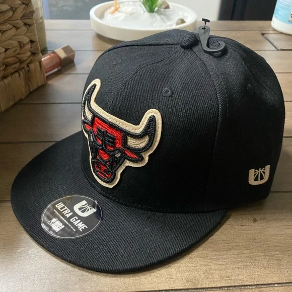 New Chicago Bulls Embroidered Patch SnapBack Hat New with Tags - Picture 2 of 11